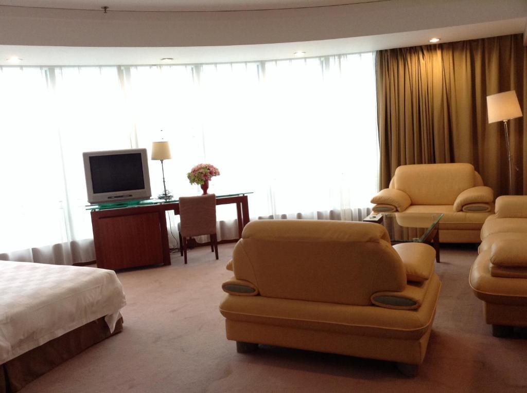 New Times Hotel Shenzhen Railway Station Buitenkant foto