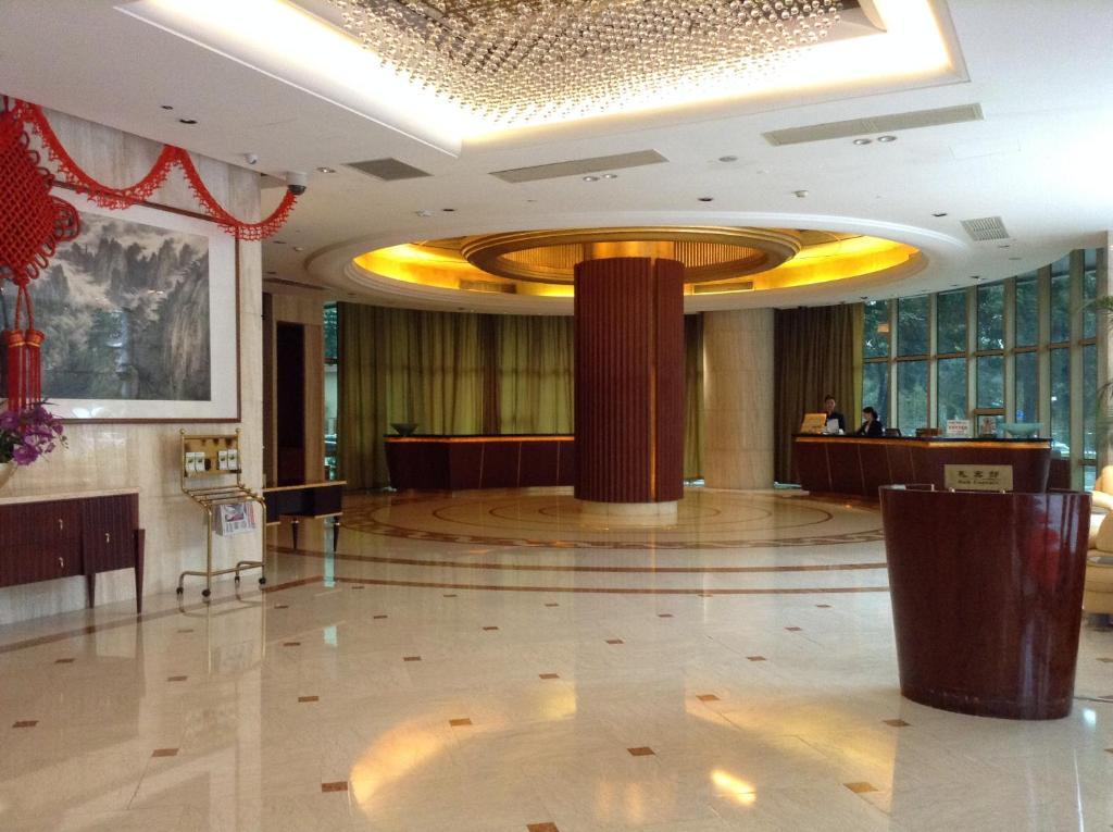 New Times Hotel Shenzhen Railway Station Buitenkant foto