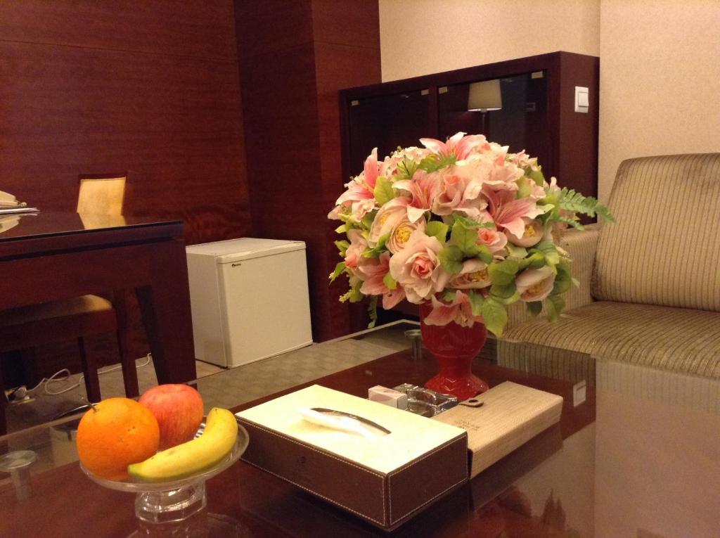 New Times Hotel Shenzhen Railway Station Buitenkant foto