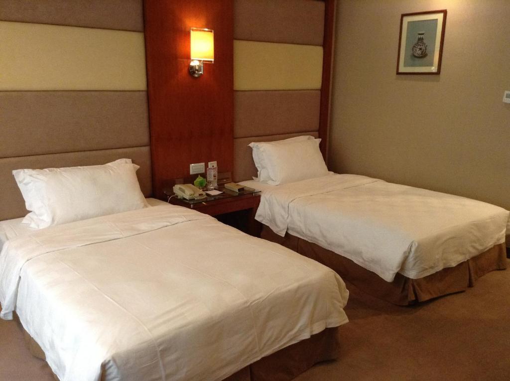 New Times Hotel Shenzhen Railway Station Buitenkant foto