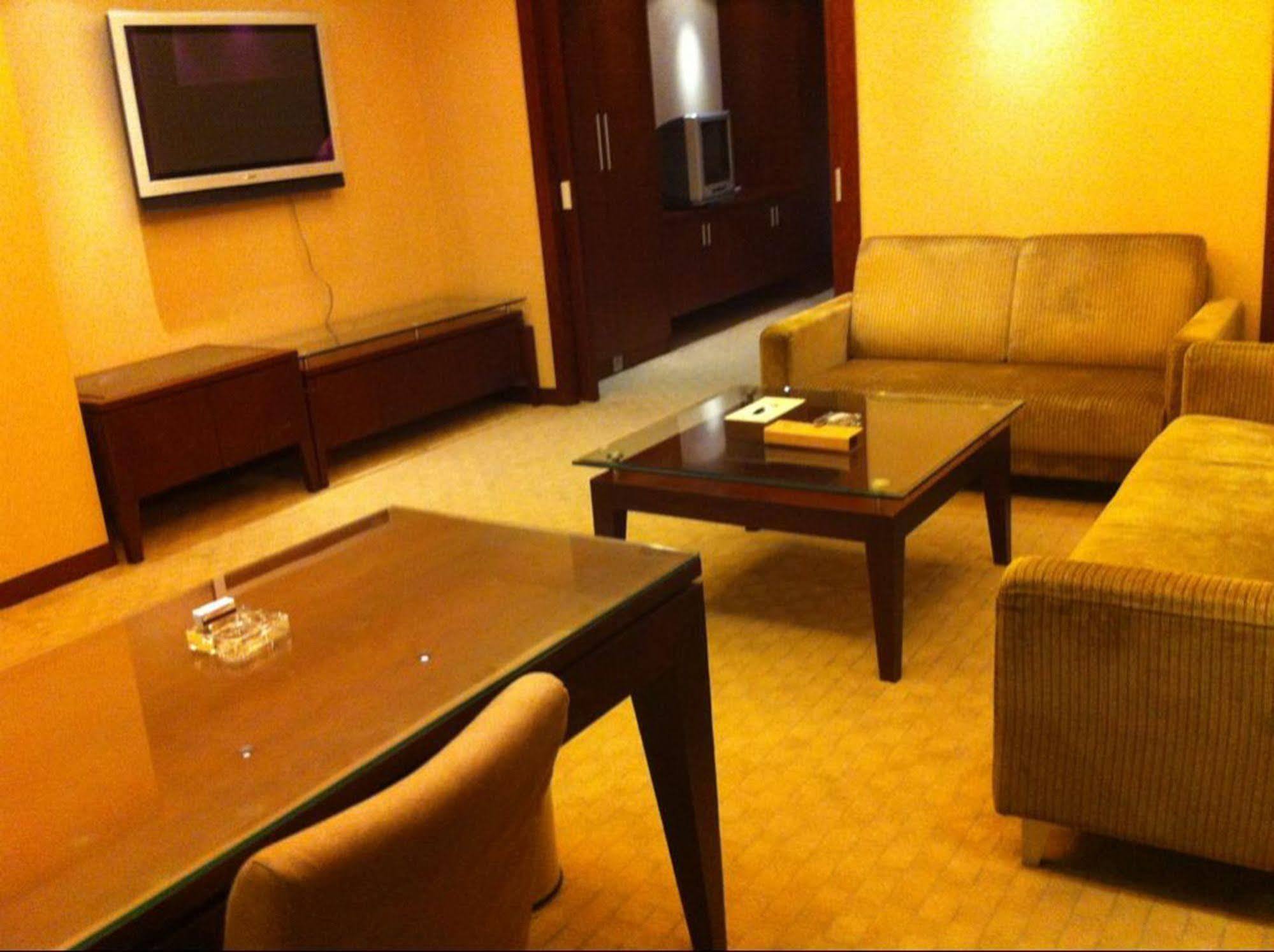 New Times Hotel Shenzhen Railway Station Buitenkant foto