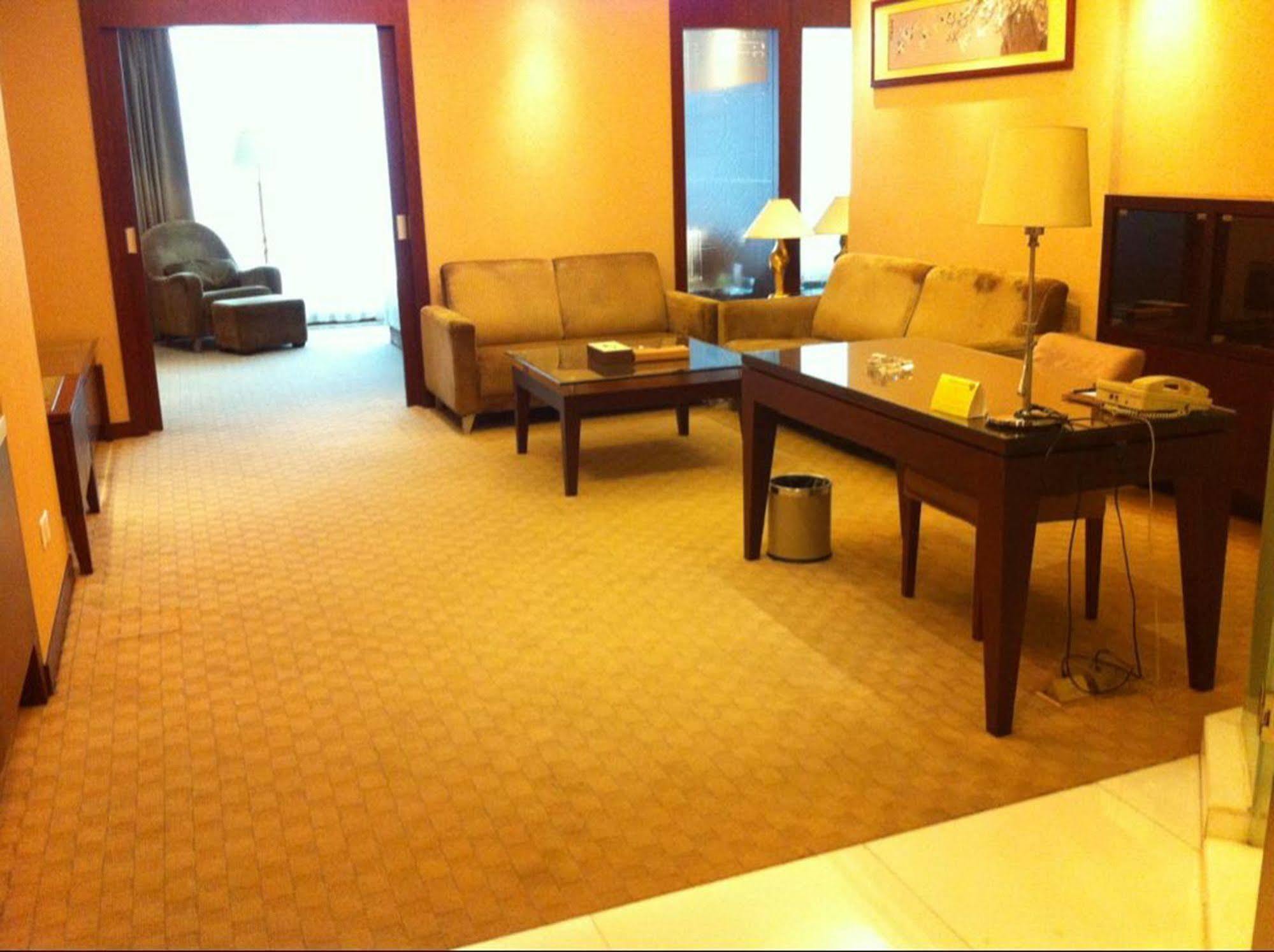 New Times Hotel Shenzhen Railway Station Buitenkant foto
